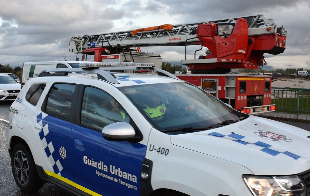 Vehicle patrulla guàrdia urbana i Bombers