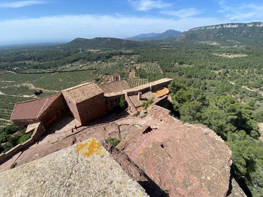 L'ermita de la Mare de Déu de la Roca vista des de Sant Ramon