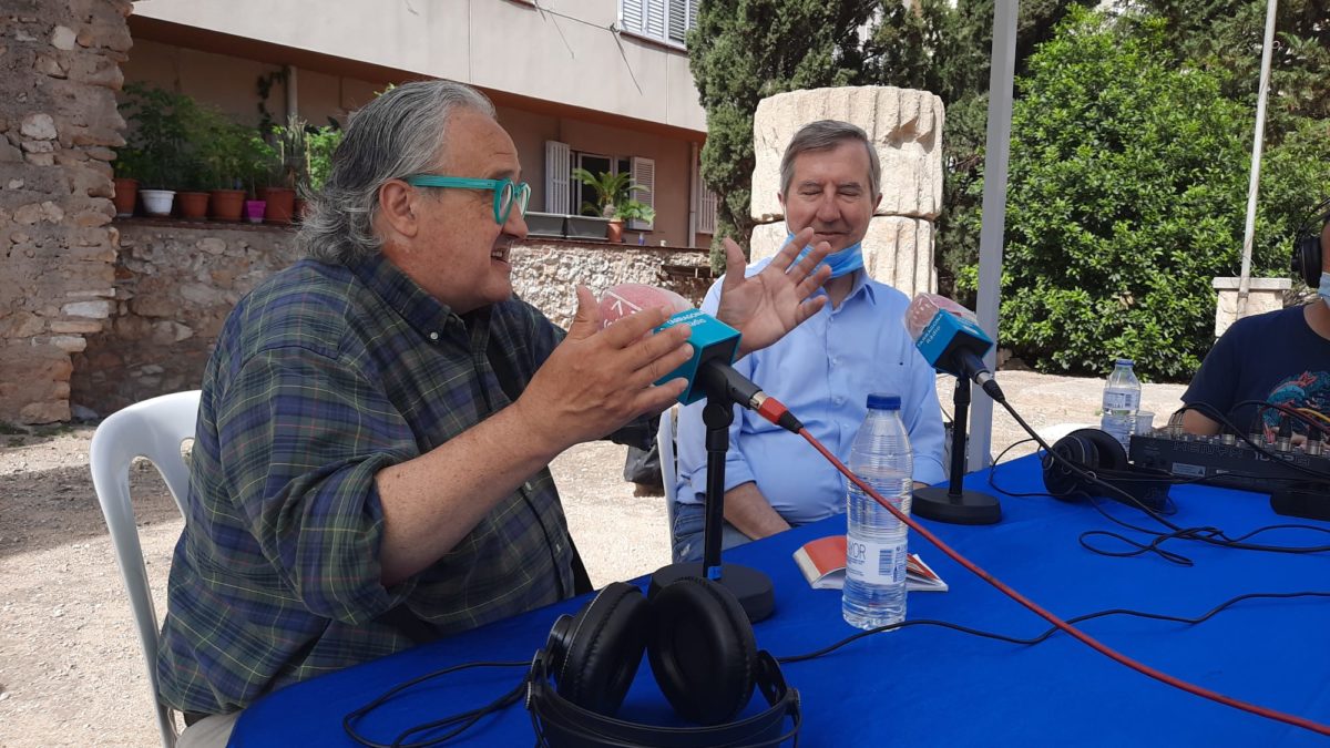 Magí Seritjol i Joaquín Ruiz de Arbulo durant l'entrevista amb Tarragona Ràdio.