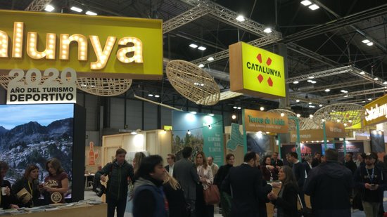 L'estand de Catalunya amb participació de públic en una edició anterior de Fitur