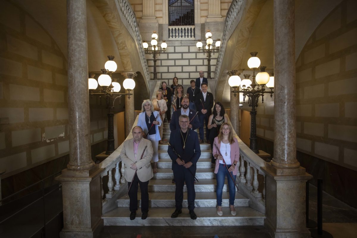 Imatge del nou equip de govern després de la seva ampliació. Foto: Manel R. Granell.