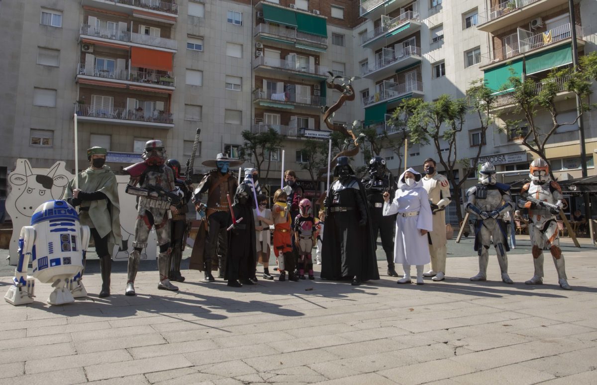 Personatges de la saga d'Star Wars a la plaça Verdaguer