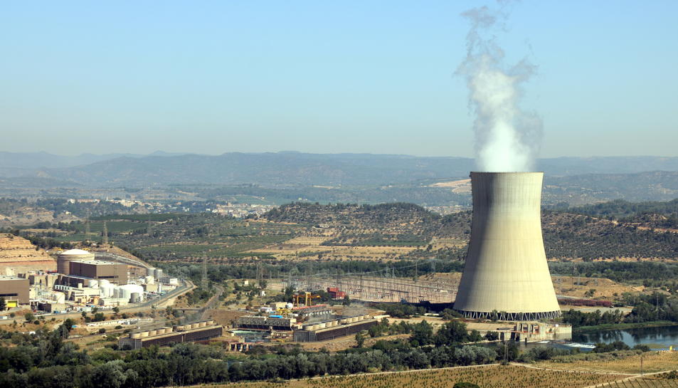 Pla general de la central nuclear d'Ascó, a la Ribera d'Ebre. Foto: ACN.