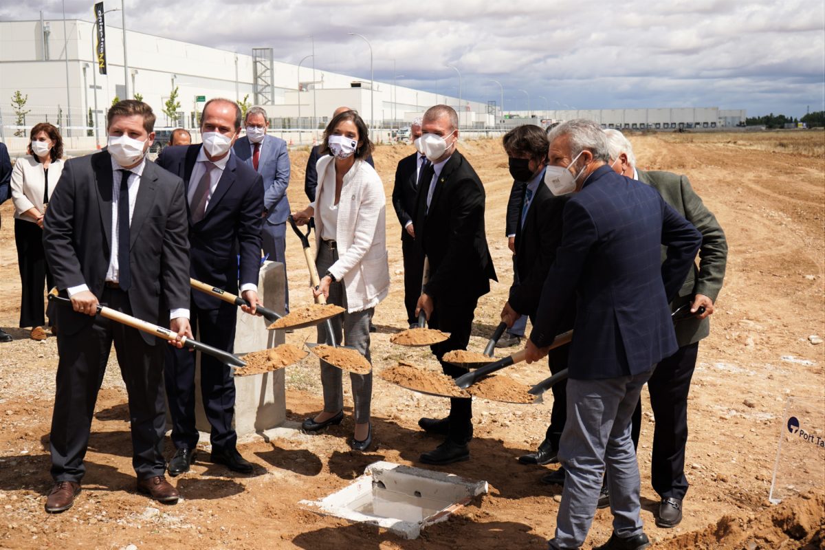 Acte de col·locació de la primera pedra amb la ministra Maroto i el president del Port, Josep Maria Cruset.