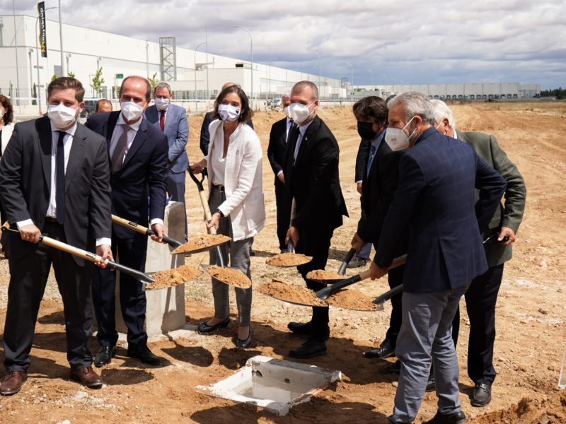 Acte de col·locació de la primera pedra amb la ministra Maroto i el president del Port, Josep Maria Cruset.