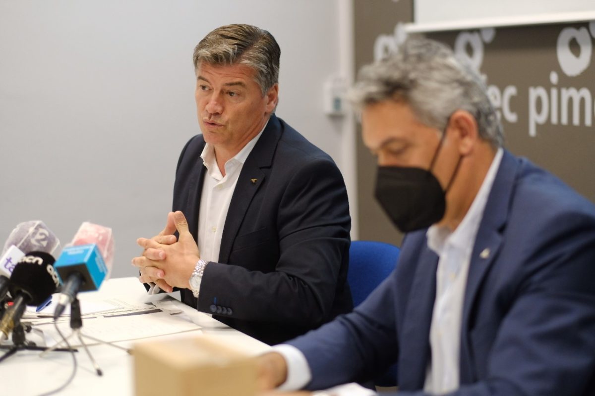 Antoni Cañete i el president de PIMEC Tarragona durant la roda de premsa.