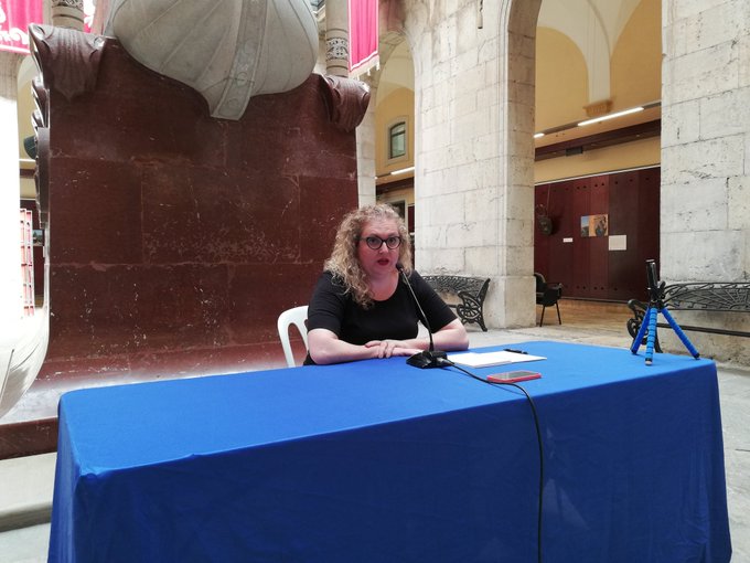 La portaveu del PSC a l'Ajuntament de Tarragona, Sandra Ramos, durant la roda de premsa.