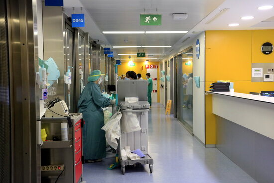 Millora clara del risc de rebrot i la pressió hospitalària va a la baixa. Foto: ACN.