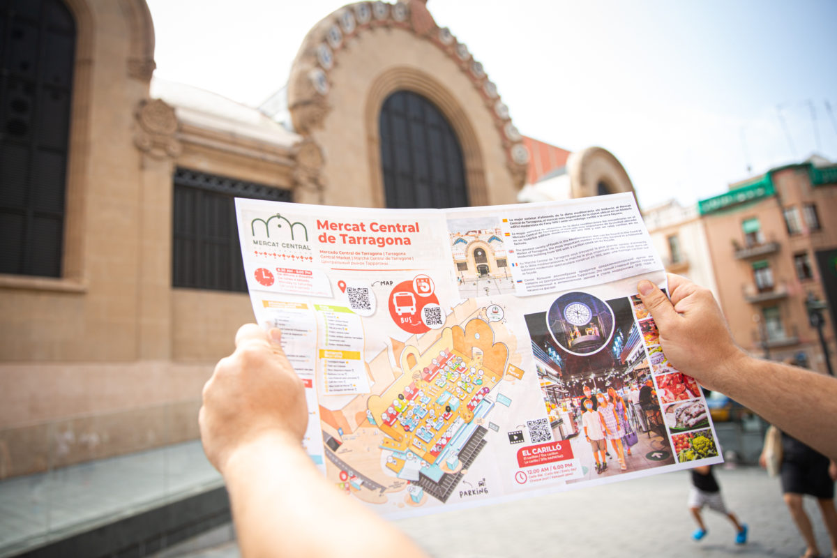 La revista s'adreça al públic turista i està en cinc idiomes. Foto: David Oliete.