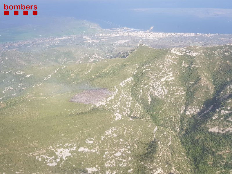 Incendi forestal al Montsià des de l'aire