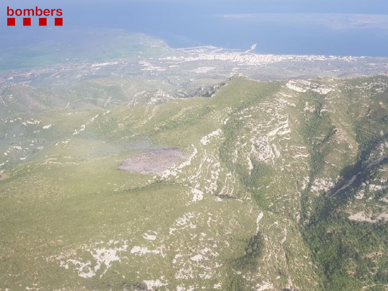 Incendi forestal al Montsià des de l'aire