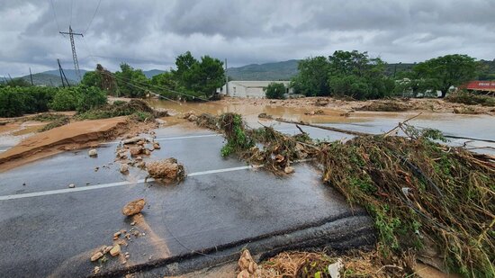 Línia elèctrica tombada a Alcanar