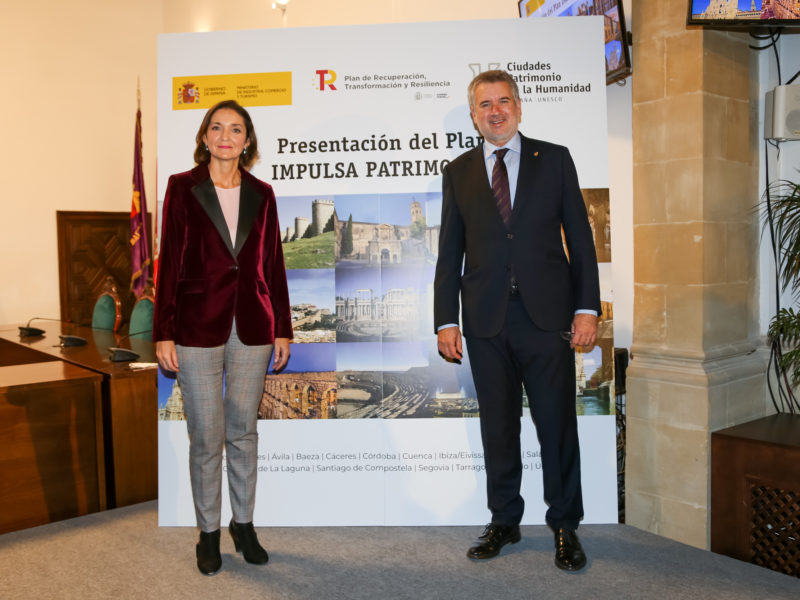 L’alcalde de Tarragona, Pau Ricomà, i la ministra Reyes Maroto.