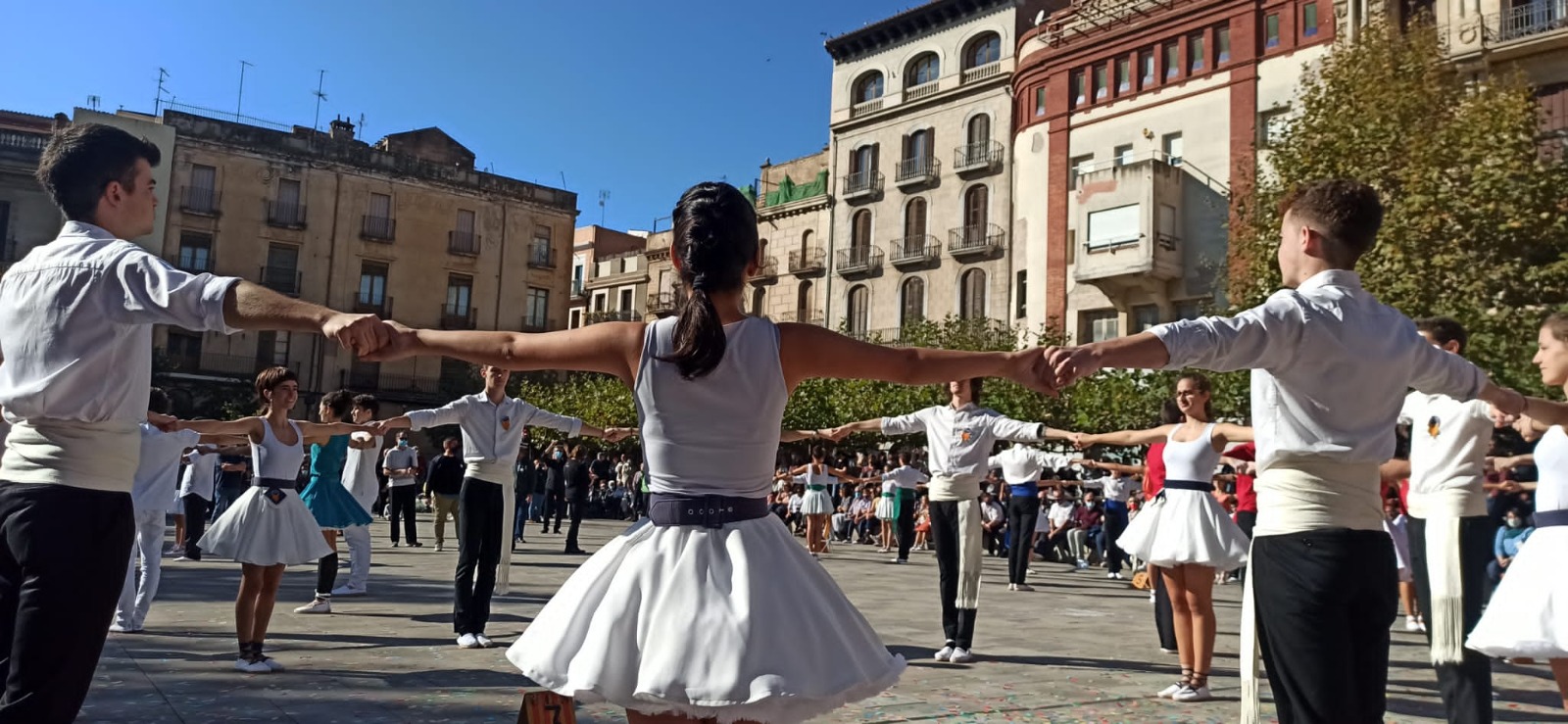 Nova Tarragona Dansa en la seva actuació a Valls.