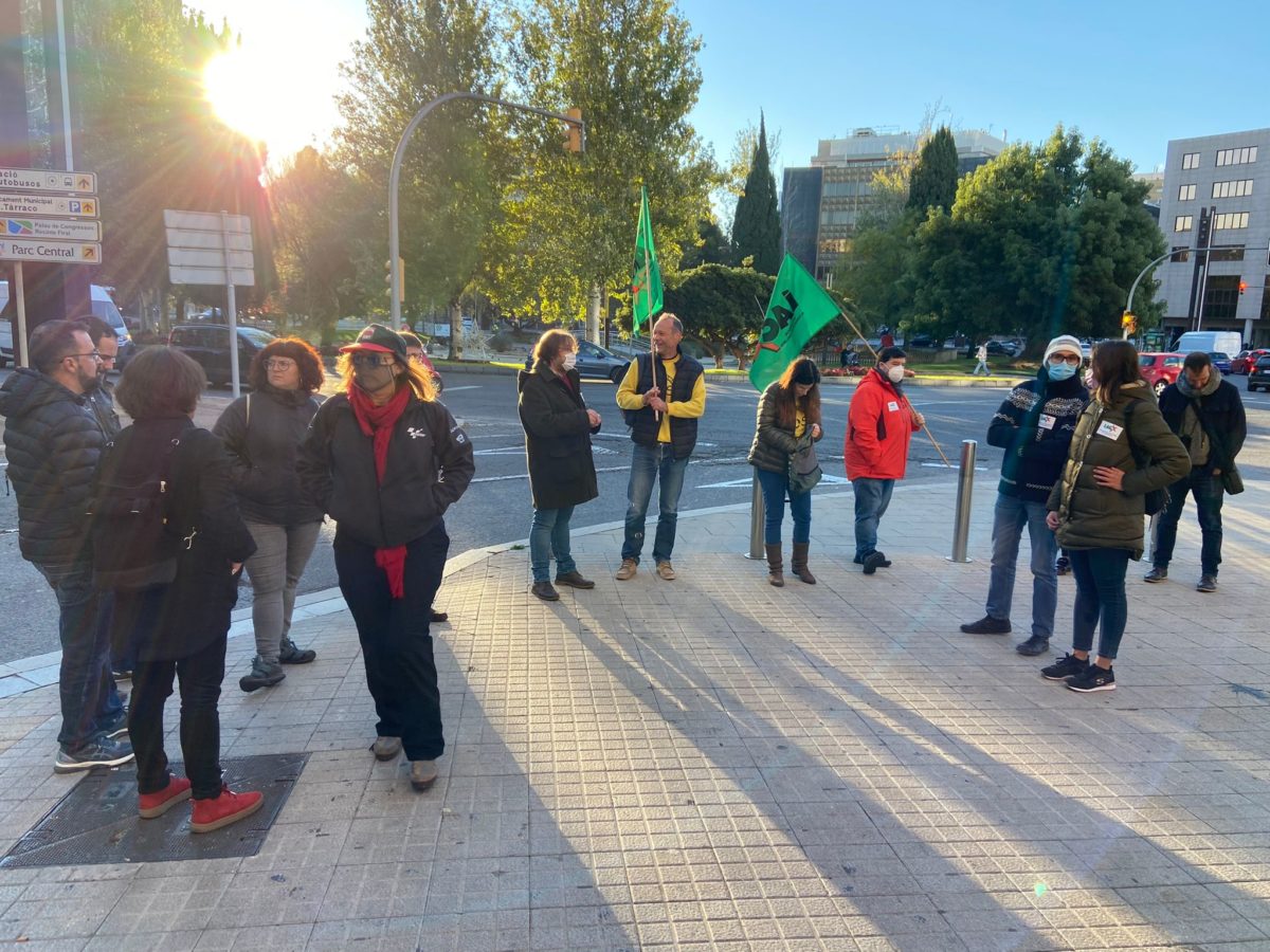 Els piquets informatius han començat la jornada reivindicativa a la plaça Imperial Tarraco.