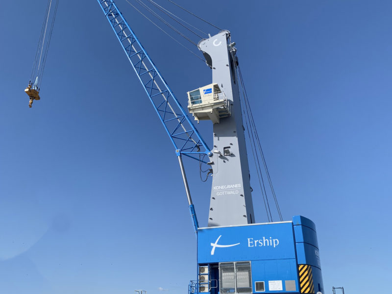 La nova grua d'Ership al Port de Tarragona.