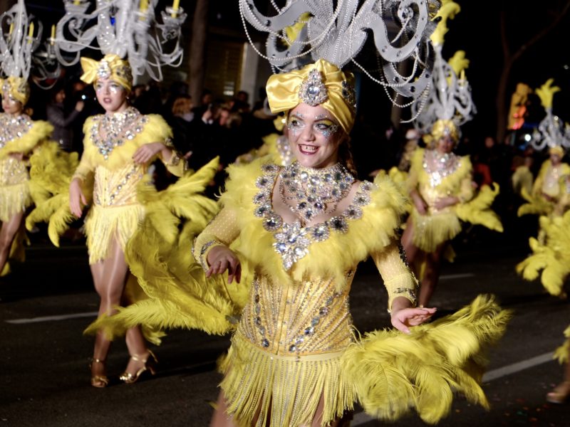 Rua de carnaval dona