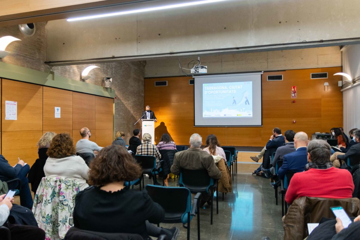 Reunió amb agents econòmics per fer balanç del Pla de Recuperació Socioeconòmica. Foto: Marc Colilla.