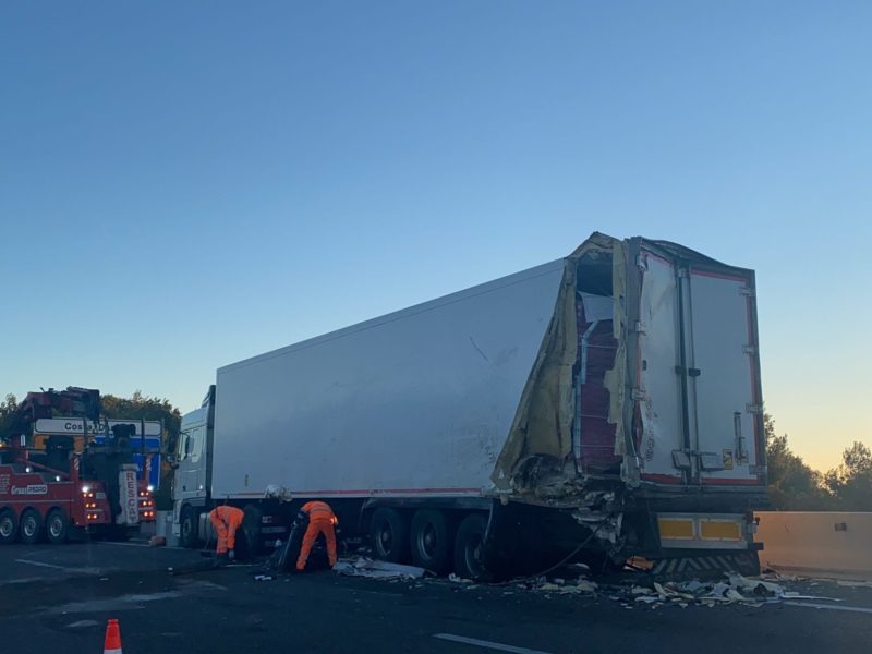 Un dels camions accidentats. Foto: Meritxell Lecha.