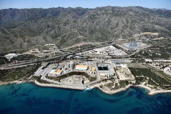 Vista aèria de la central nuclear de Vandellòs II. Imatge del 10 de juny del 2021 (horitzontal)