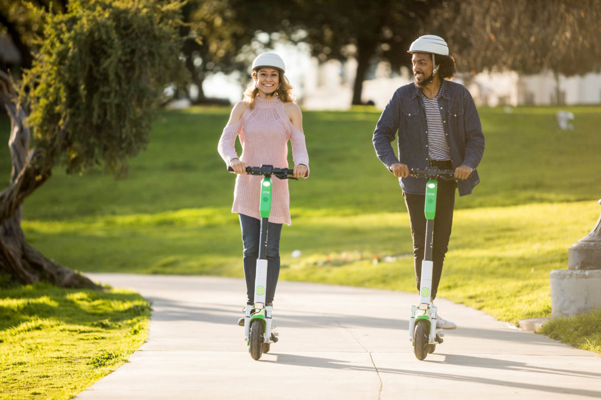 Fotografia de l'empresa de patinets Lime.