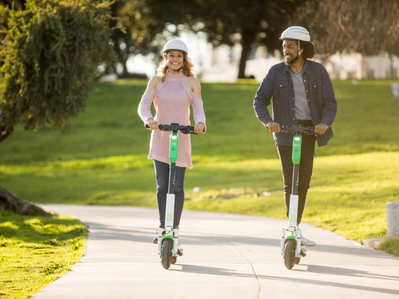 Fotografia de l'empresa de patinets Lime.