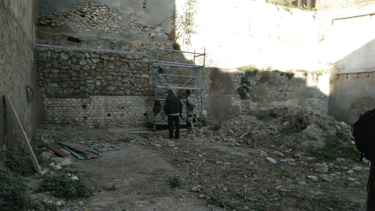 Els treballs al solar del carrer Sant Llorenç ja han començat.