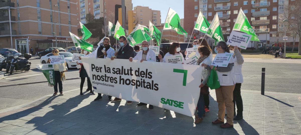 Protesta de les infermeres del SATSE davant Joan XXIII