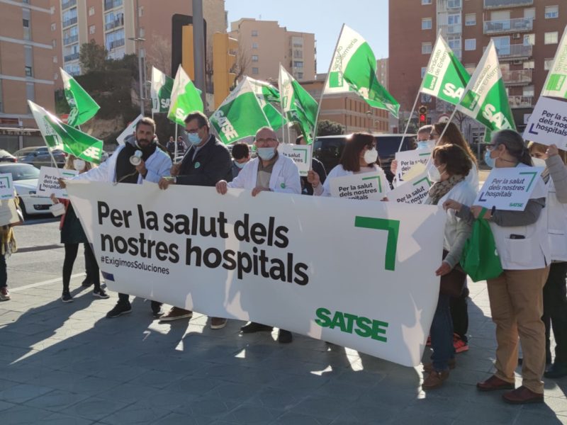 Protesta de les infermeres del SATSE davant Joan XXIII