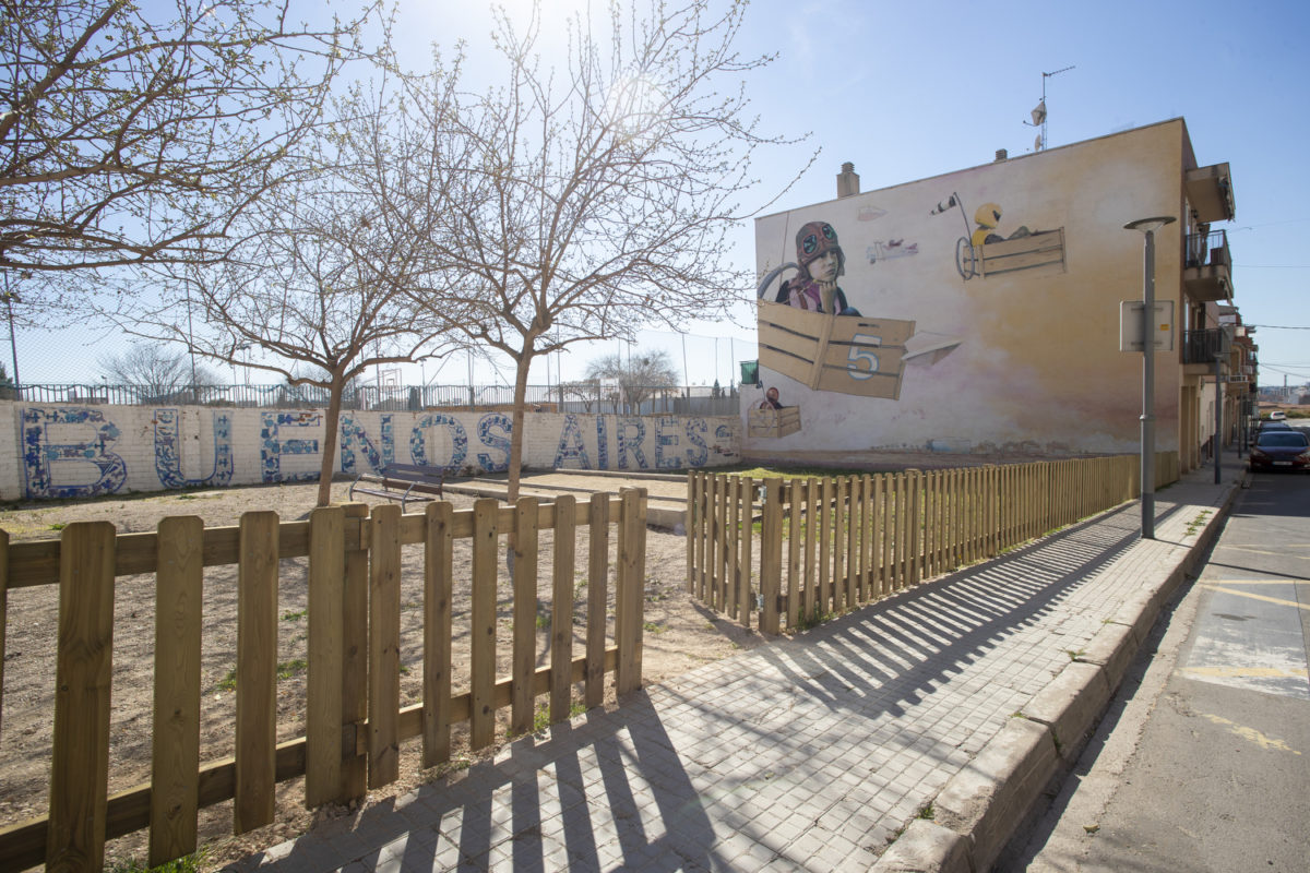 Tanca de fuste al barri de Buenos Aires. Foto Tjerk van der Meulen.