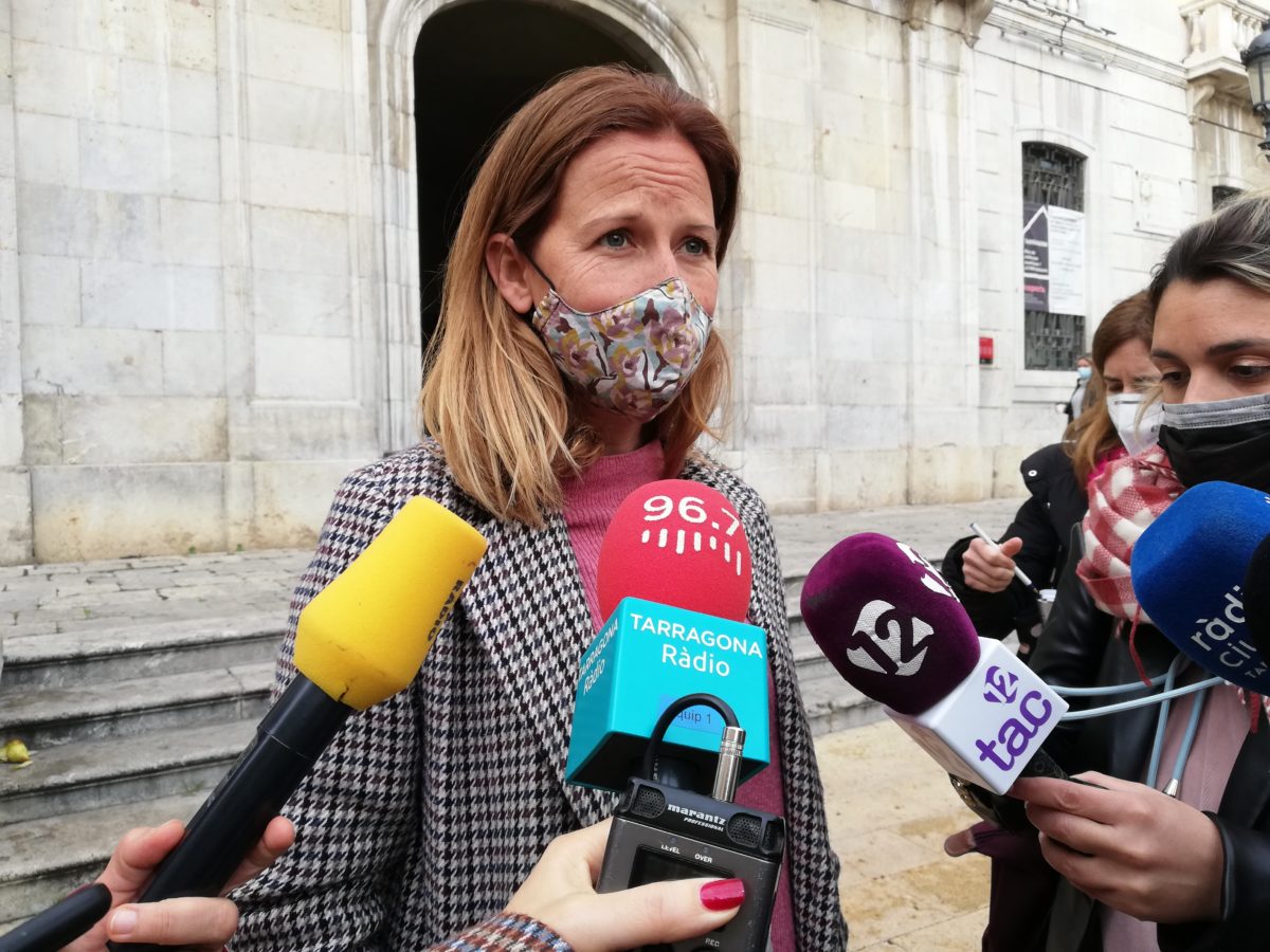 La consellera de Festes, Inés Solé, en compareixença als mitjans aquest dimecres al matí.