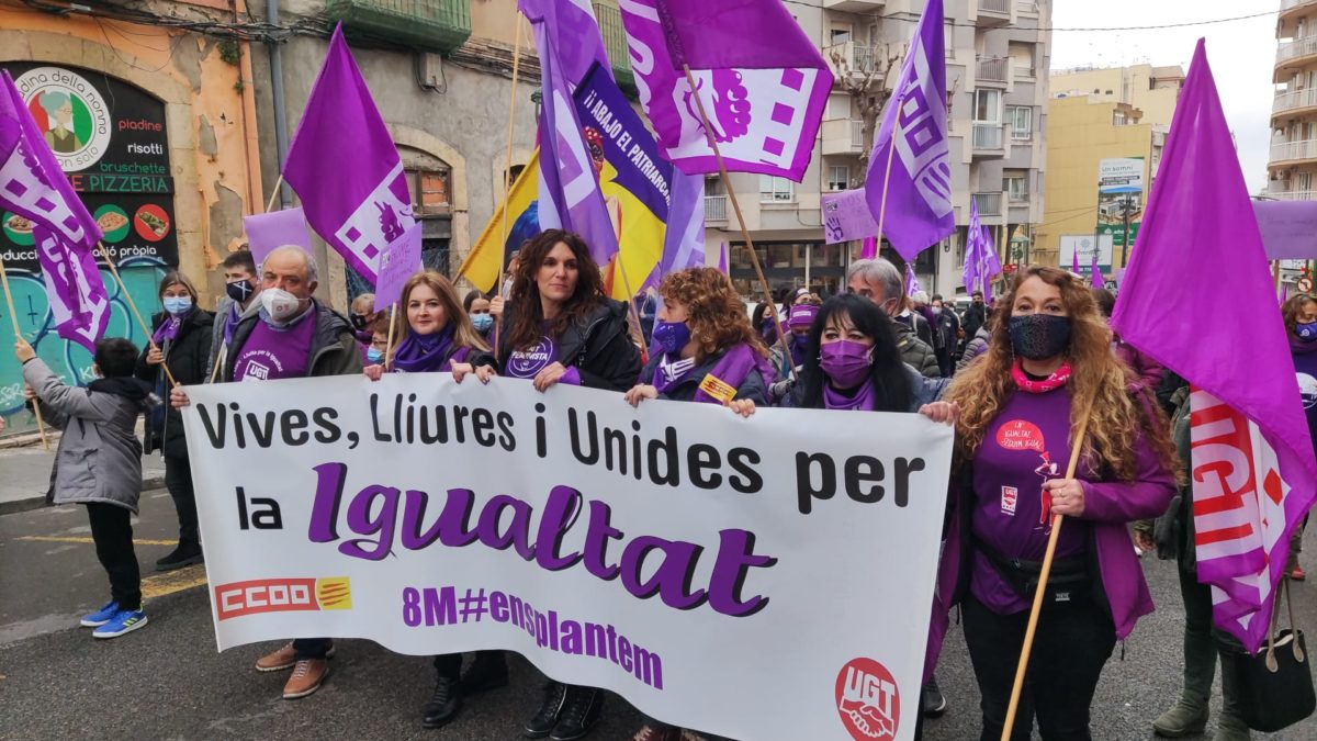 Manifestació dels sindicats pels carrers de Tarragona aquest 8M.