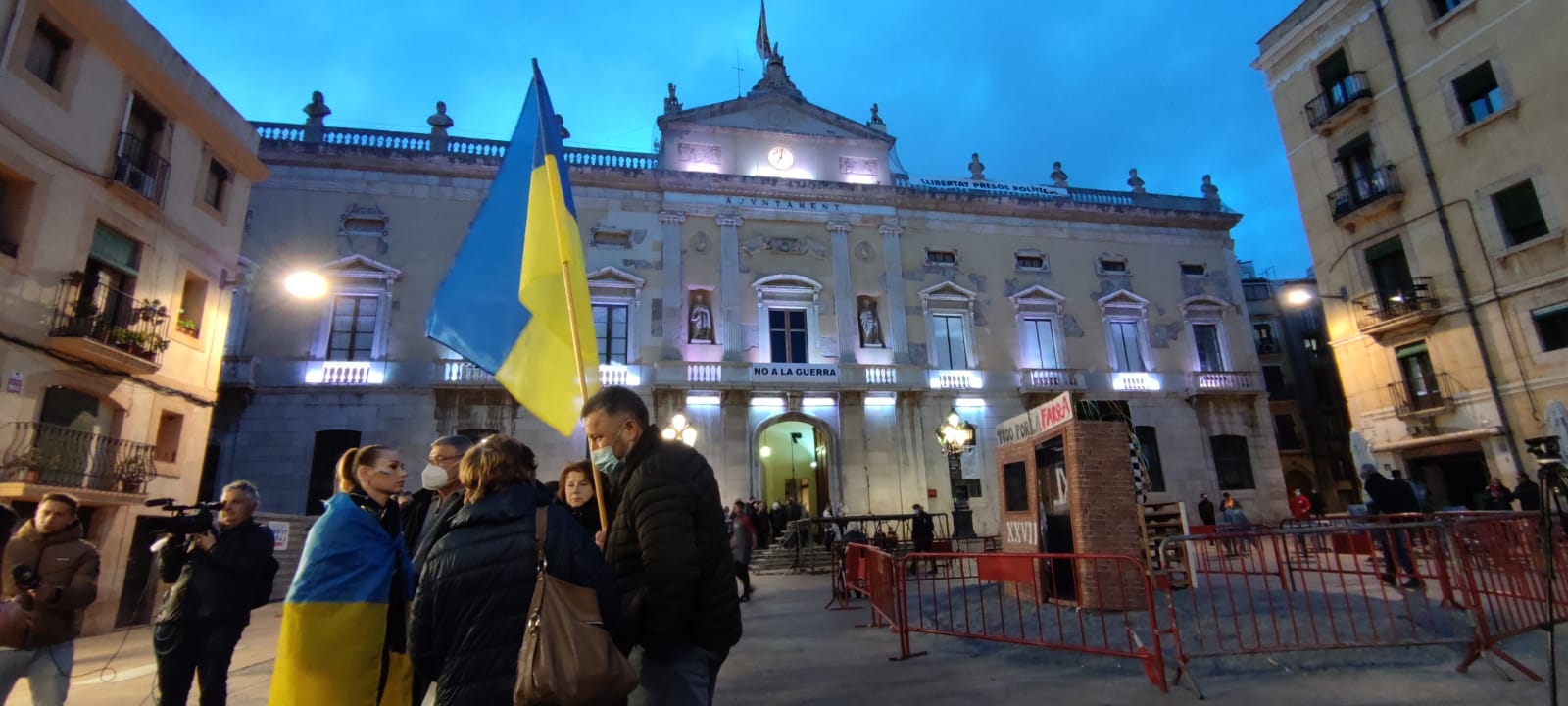 Concentració per la pau a Ucraïna davant la plaça de la Font