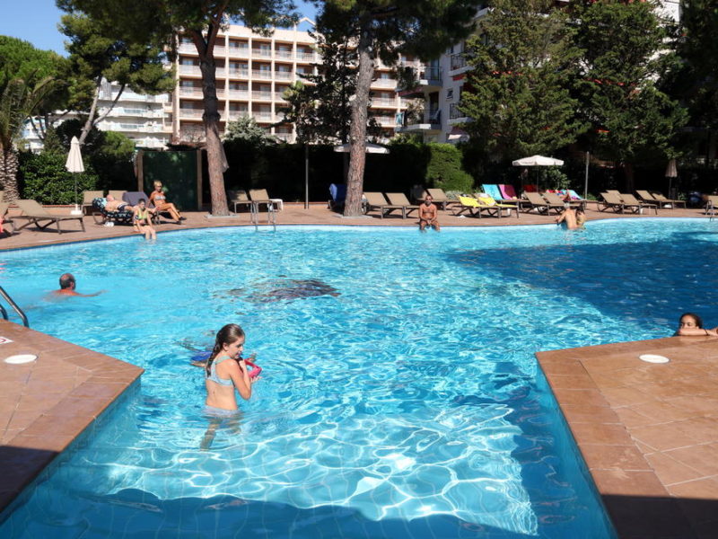 Turistes en un hotel de Salou. Foto: ACN.