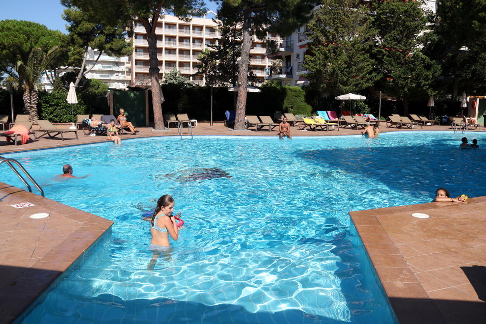 Turistes en un hotel de Salou. Foto: ACN.