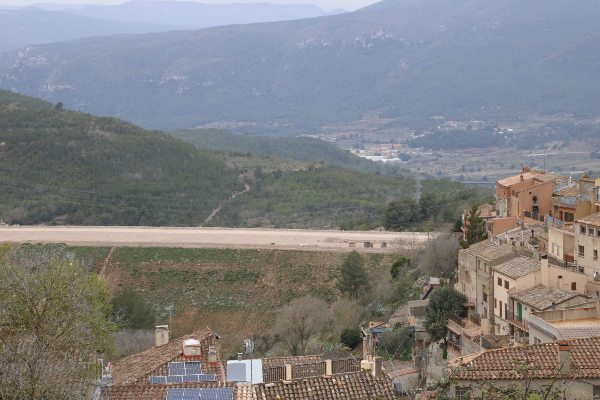 municipi de Lilla amb obres de l'A-27 de fons