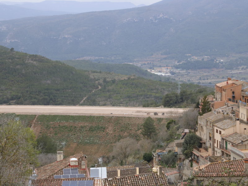 municipi de Lilla amb obres de l'A-27 de fons