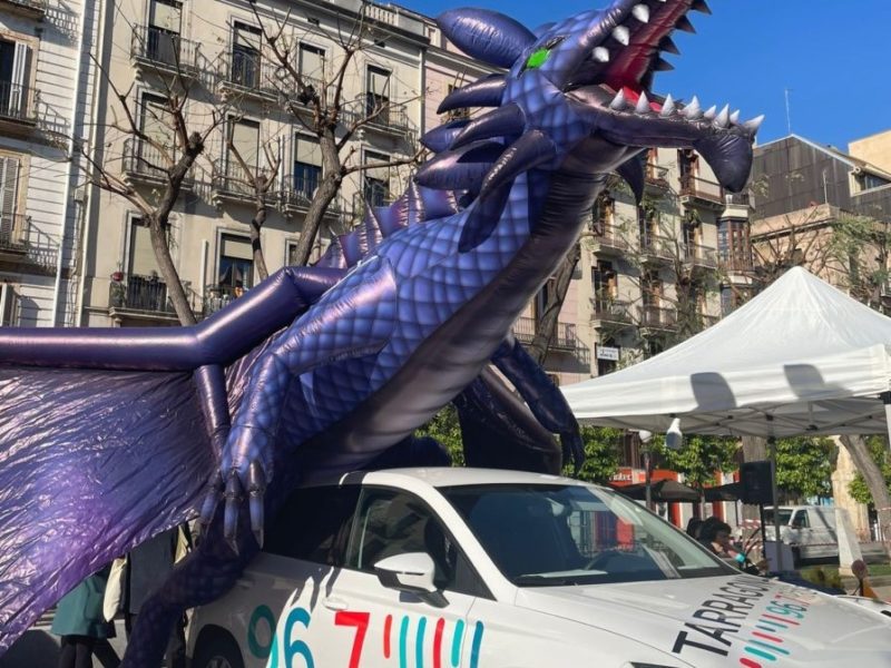 L'estand de Tarragoina Ràdio tornarà a lluir el drac que va estrenar l'any passat per Sant Jordi.