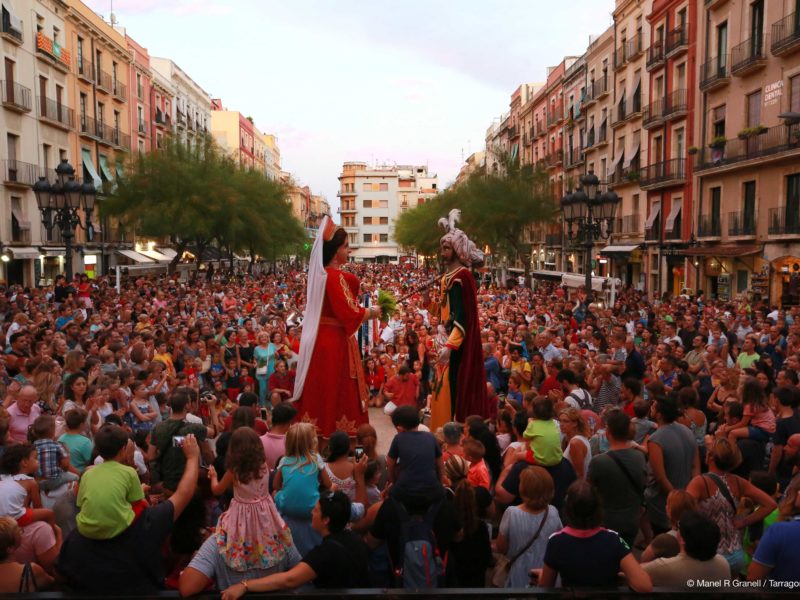 La imatge gràfica de les festes d’enguany han d’inspirar-se en un moment concret de Sant Magí, el ball de gegants del 18 d’agost al vespre. Foto: Manel R. Granell.