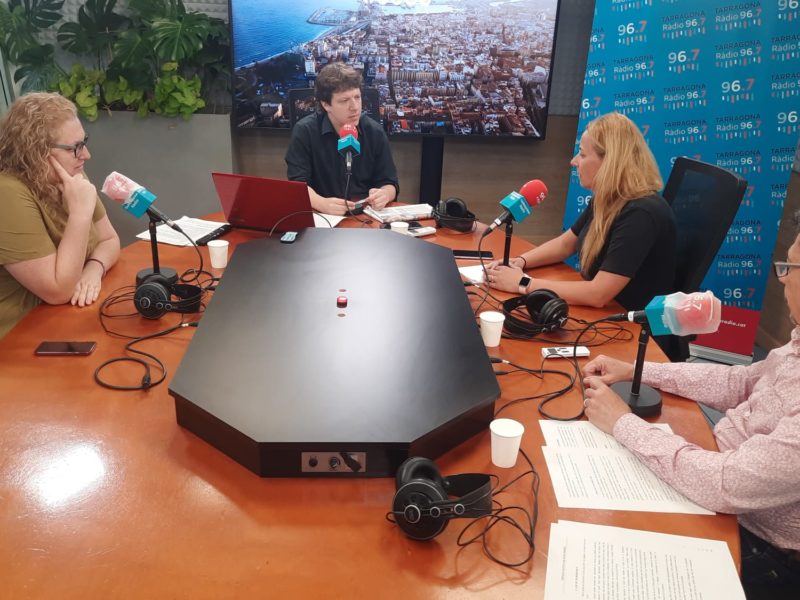 Sandra Ramos, Cristina Guzmán i Manel Castaño, a la tertúlia política d'aquest dimarts a Tarragona Ràdio.