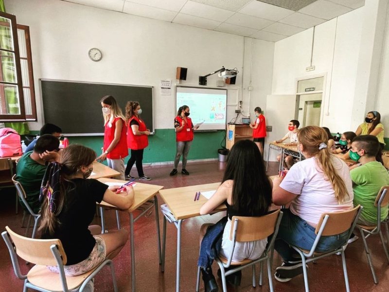 classe taller joves i Creu Roja tècnics