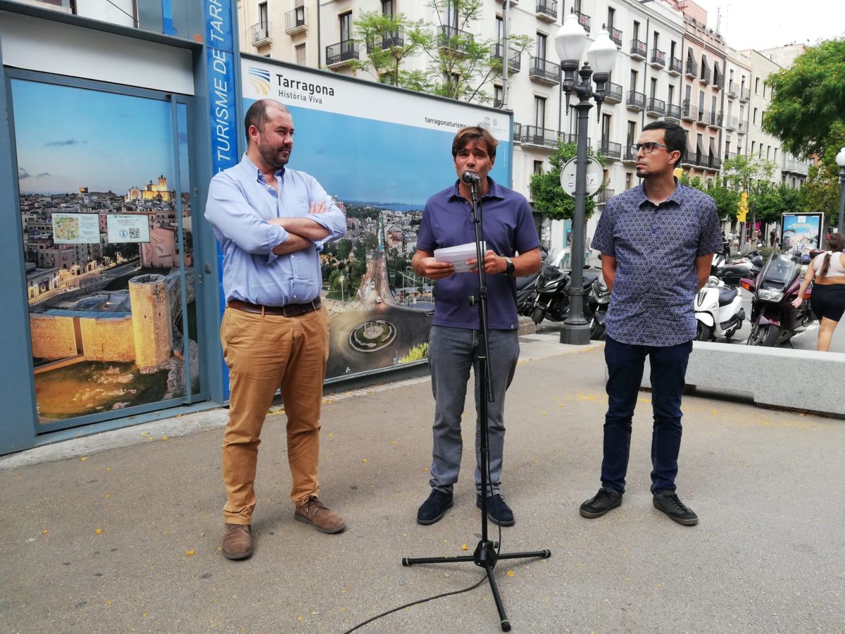 Els consellers Xavi Puig i Dídac Nadal i el gerent del Patronat Municipal de Turisme, Víctor Franquet.