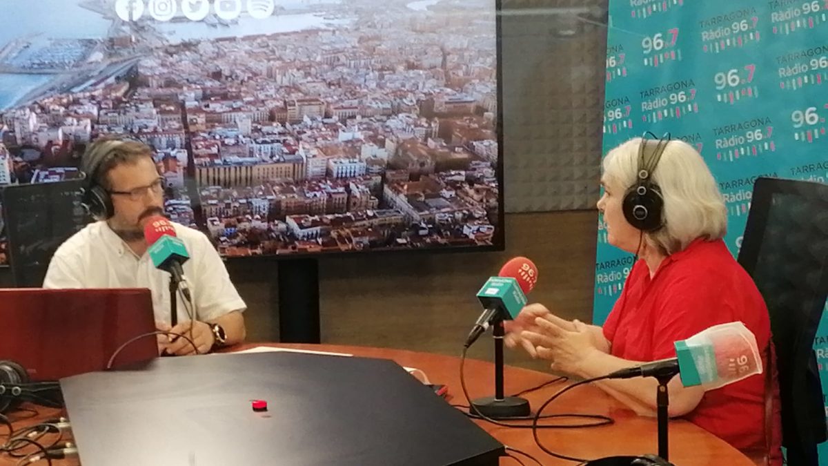 Paula Varas en una entrevista a Tarragona Ràdio