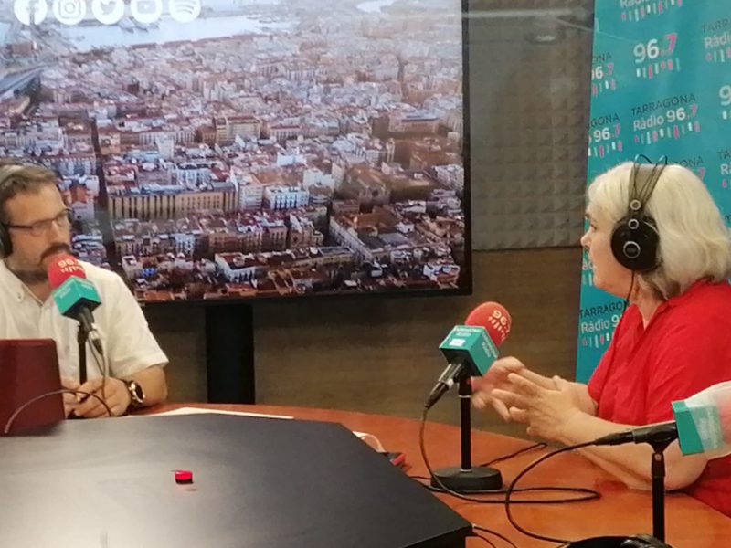 Paula Varas en una entrevista a Tarragona Ràdio