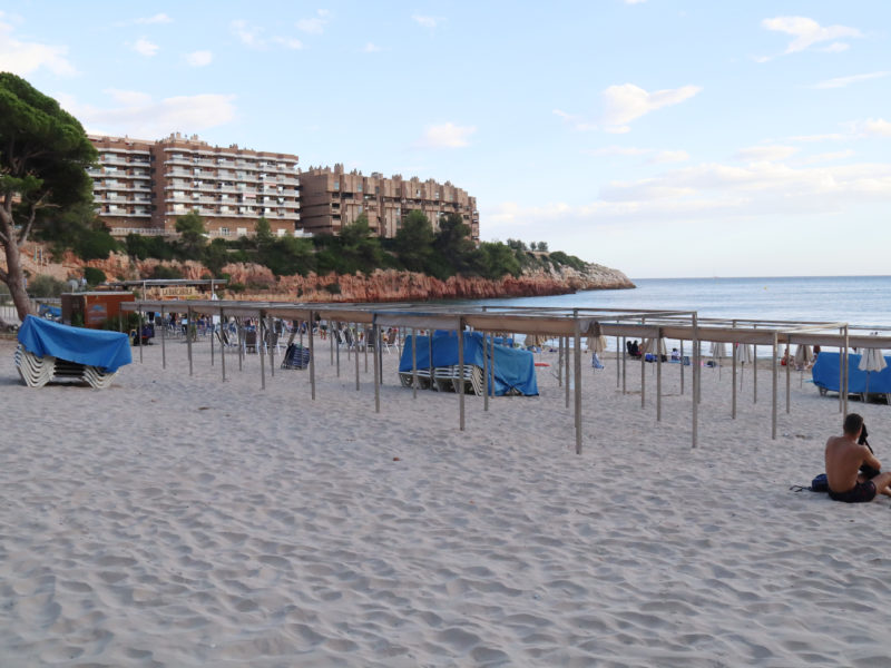 Imatge de la platja dels Capellans de Salou, on aquest dijous han mort dues persones Data de publicació: dijous 18 d’agost del 2022, 19:47 Localització: Salou Autor: Redacció