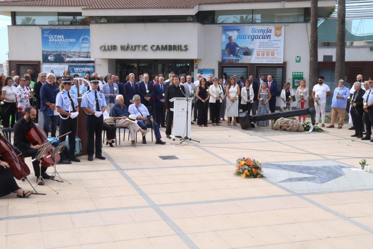 Homenatge a les víctimes del 18O a Cambrils