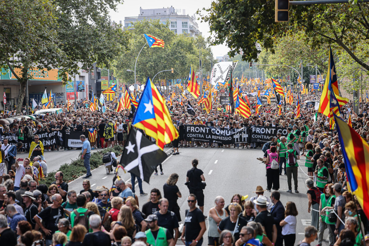 Milers de manifestants al final del recorregut de la mobilitació de l'ANC per la Diada a Barcelona Data de publicació: diumenge 11 de setembre del 2022, 19:05 Localització: Barcelona Autor: Jordi Borràs