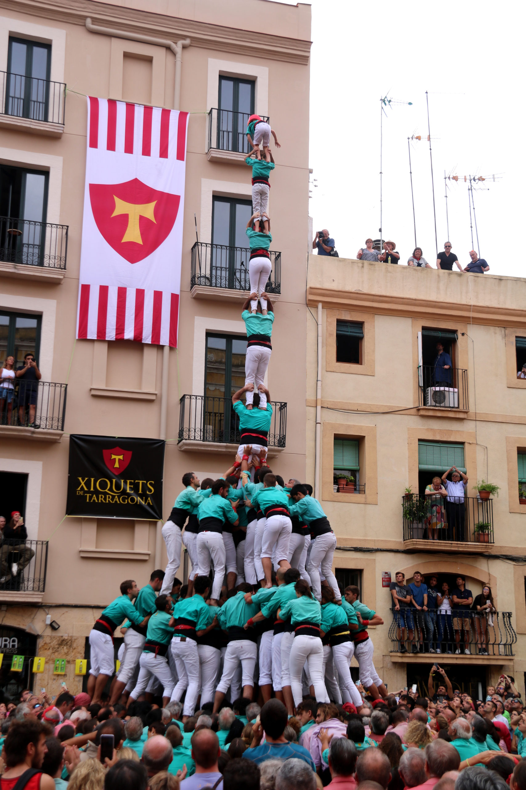 Pilar de 8 amb folre i manilles de la Colla de Castellers de Vilafranca que ha tancat el primer diumenge casteller de Santa Tecla  Data de publicació: diumenge 18 de setembre del 2022, 17:02  Localització: Tarragona  Autor: Anna Ferràs / Jordi Marsal