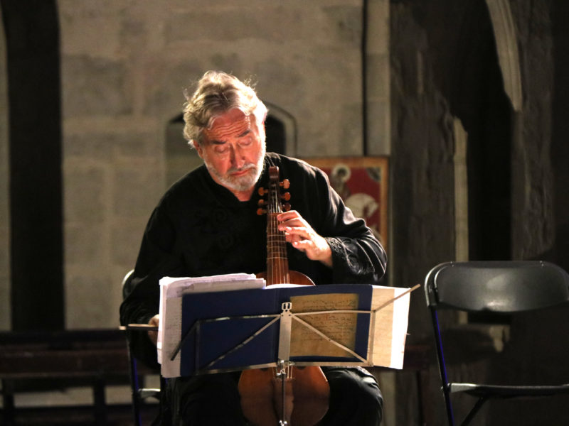 El mestre Jordi Savall dirigint el concert 'Codex de Las Huelgas', interpretat per la Capella Reial de Catalunya i Hespèrion XXI a Montblanc, en el marc de la segona edició del Festival Jordi Savall. Data de publicació: divendres 01 de juliol del 2022, 22:59 Localització: Montblanc Autor: Mar Rovira