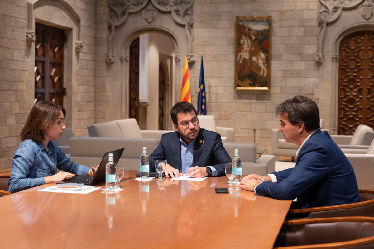 El president de la Generalitat, Pere Aragonès, reunit a Palau amb els seus col·laboradors Data de publicació: diumenge 09 d’octubre del 2022, 11:34 Localització: Barcelona Autor: Redacció